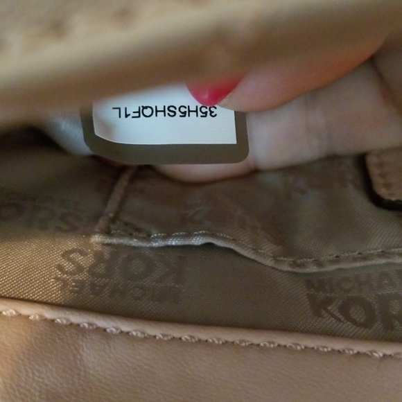 Michael Kors Hamilton Pink Quilted Leathe - Picture 6 of 6